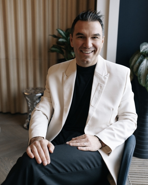 Какого ведущего выбрать на корпоратив 2025? Лучшего!