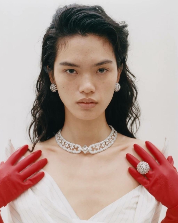 Легким движением руки. Укладки, которые визуально стройнят