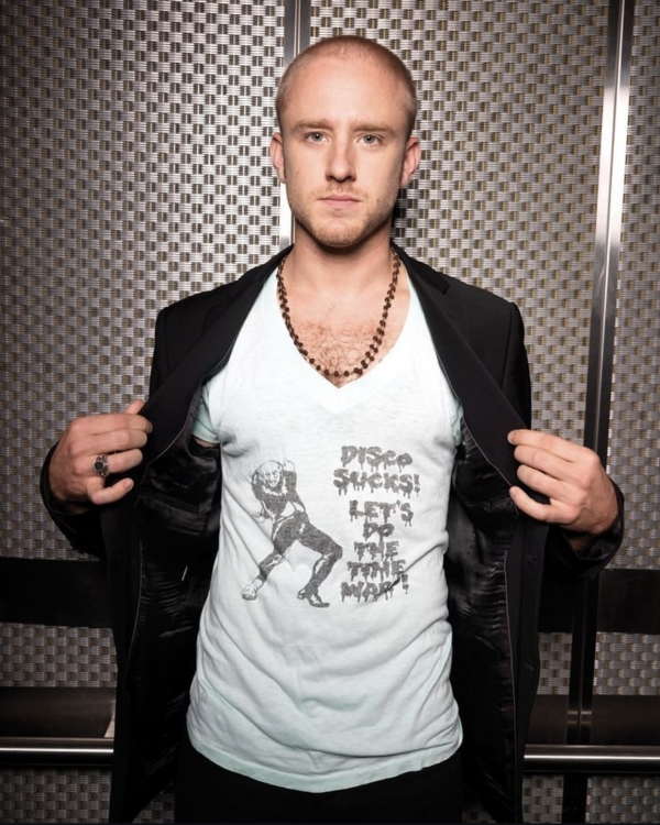 Зои Кравиц точно знает толк в мужчинах,