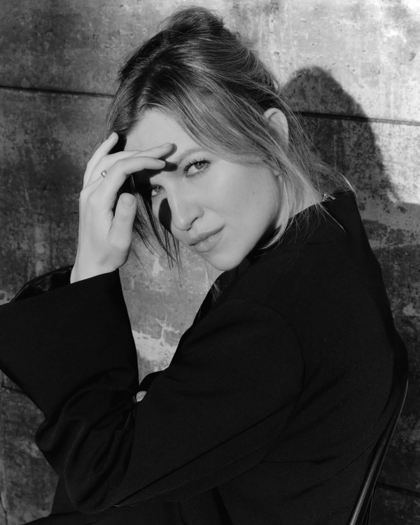 Кому доверяют свой макияж селебрити и модные