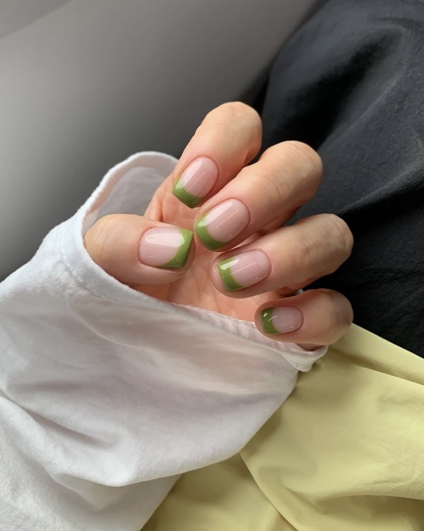 Идеи маникюра на Новый год 2026