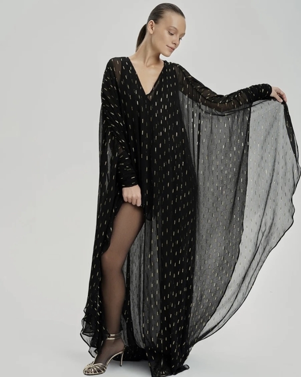 Вашу маму и там и тут показывают.