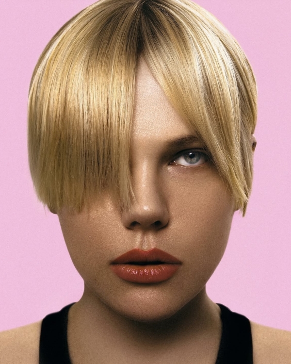 Кому доверяют свой макияж селебрити и модные