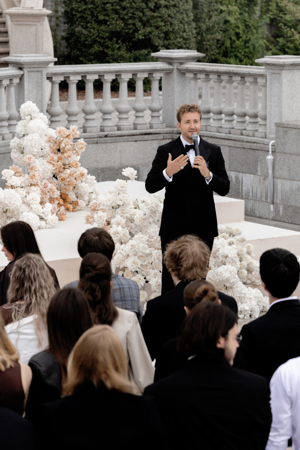 Ведущие Владислав Сапунов