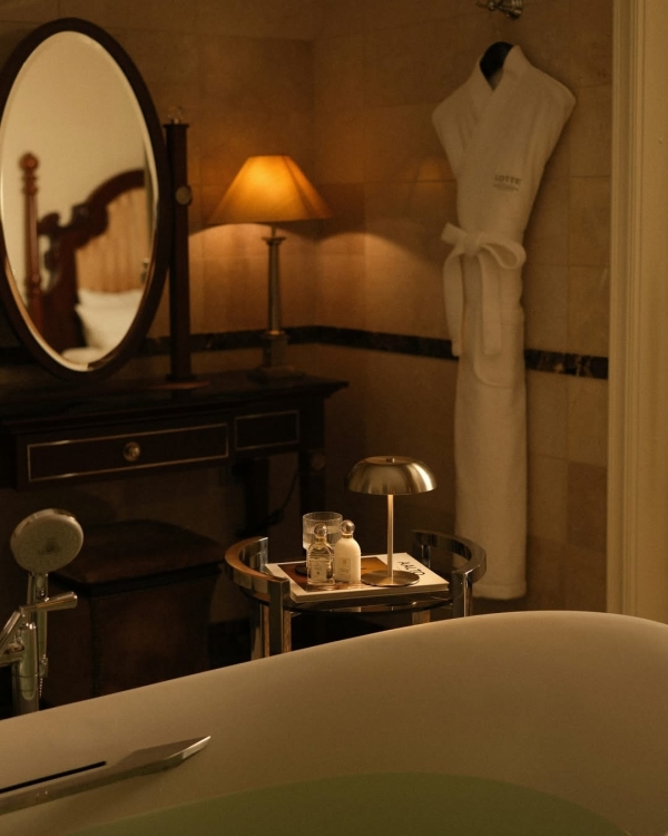 Подарки принимаются здесь и сейчас. 14 мест