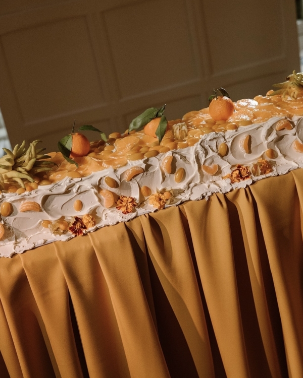 В каких цветах украшать дом на Новый