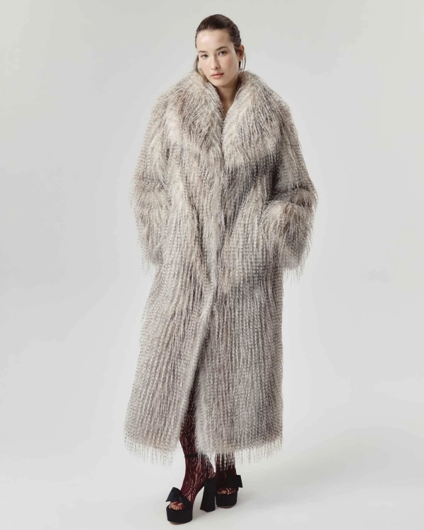 Мех — самый модный материал этой осени.