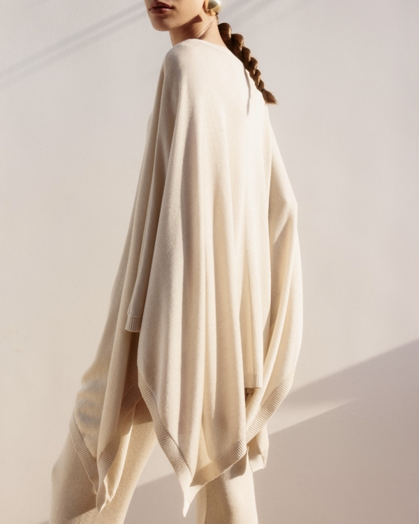 Кейп — в коллекциях Dior, Toteme и