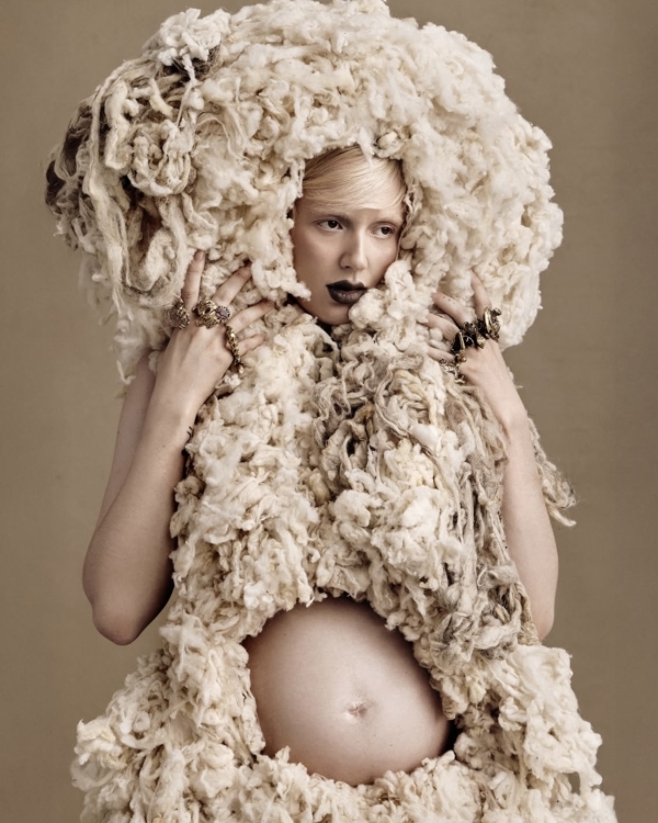 Кому доверяют свой макияж селебрити и модные