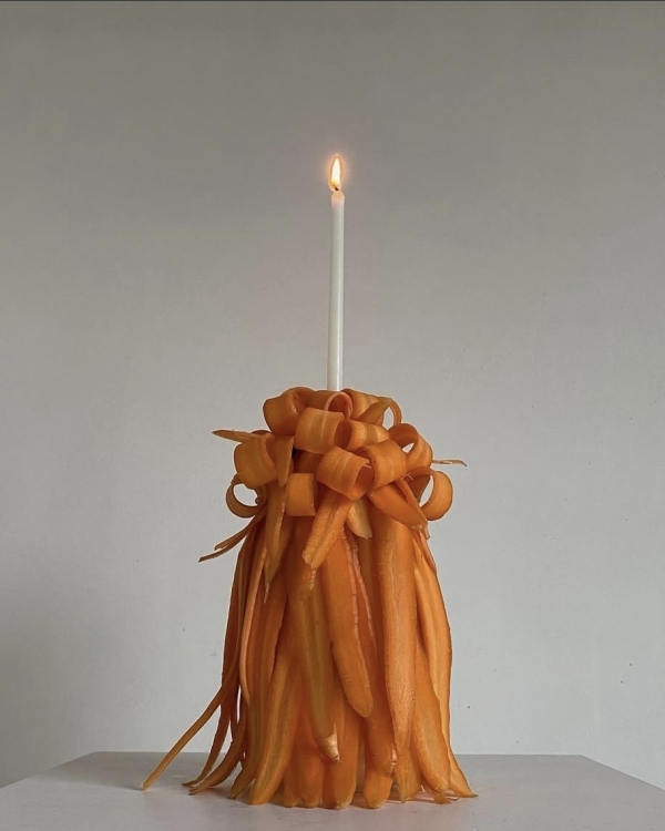 В каких цветах украшать дом на Новый