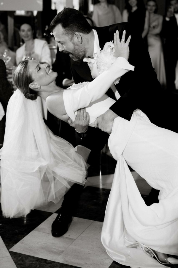 Любимые свадебные снимки сезона 2025 — от фотографов