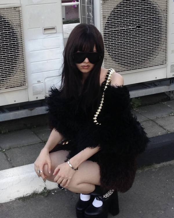 Кому доверяют свой макияж селебрити и модные