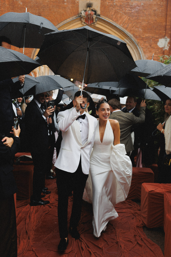 Любимые свадебные снимки сезона 2025 — от фотографов