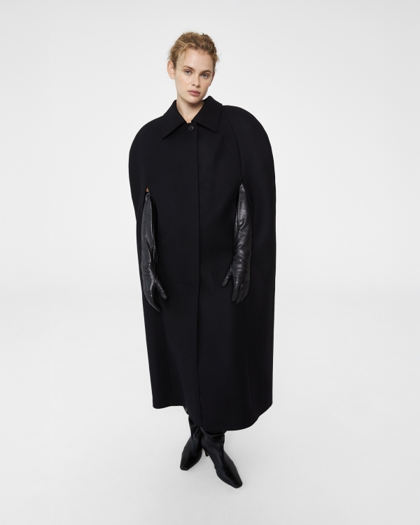 Кейп — в коллекциях Dior, Toteme и