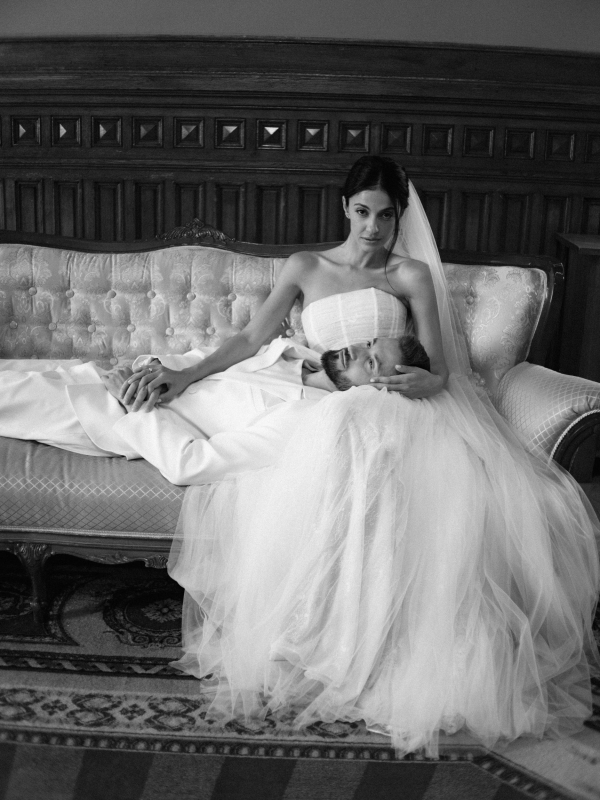 Любимые свадебные снимки сезона 2025 — от фотографов