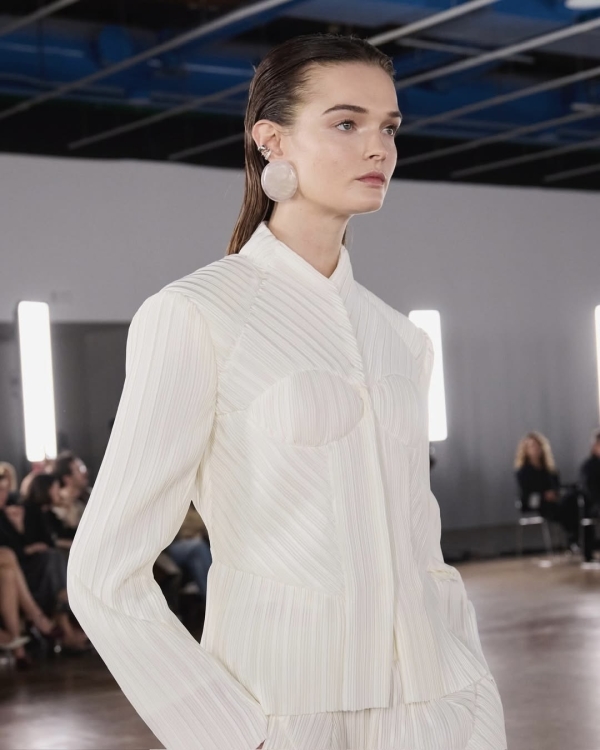 Невеста Chanel, Balenciaga, Dior. Какими свадебными образами