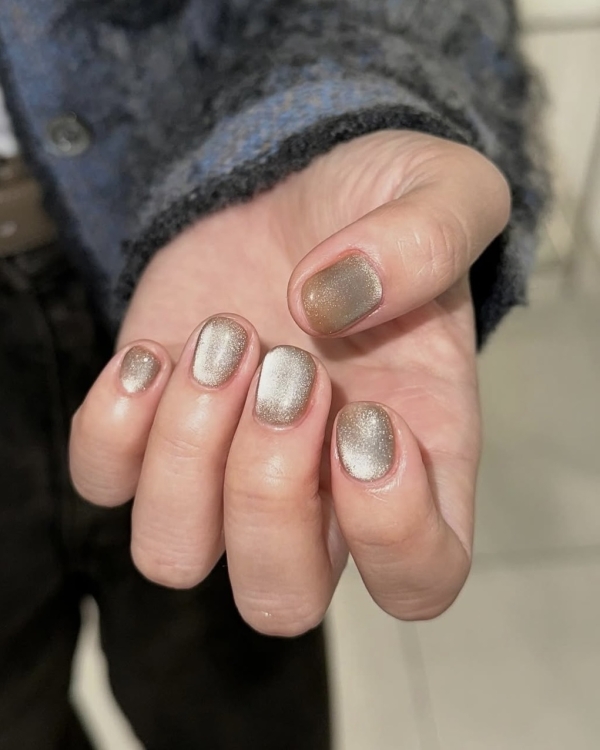 Идеи маникюра на Новый год 2026