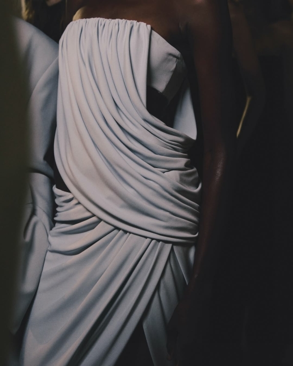 Невеста Chanel, Balenciaga, Dior. Какими свадебными образами