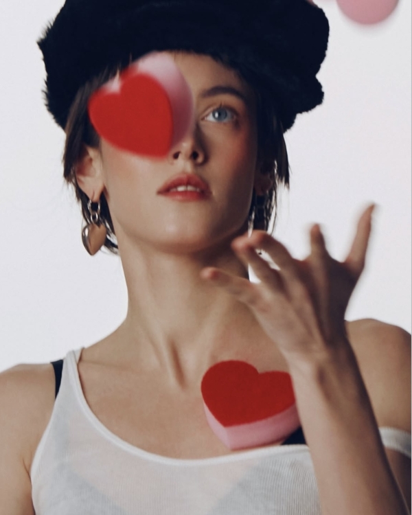 Подарки принимаются здесь и сейчас. 14 мест