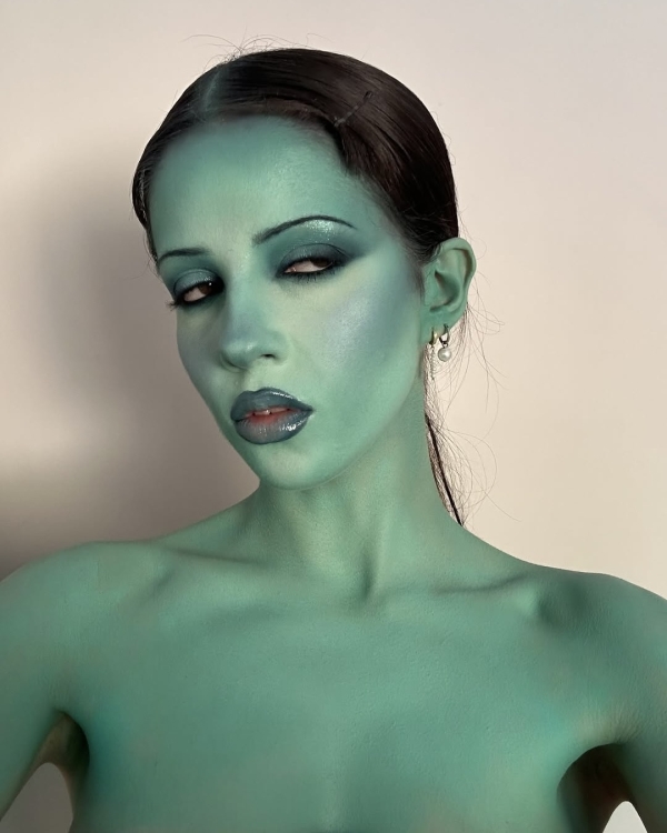 Страшно красивый макияж на Хэллоуин-2025