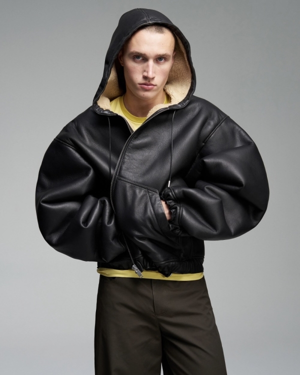 Актуальная верхняя одежда для мужчин существует. Вопрос