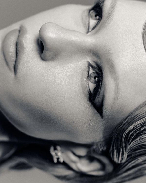 Кому доверяют свой макияж селебрити и модные