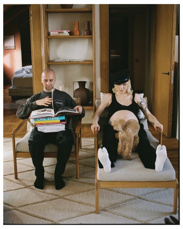 Стилистка Вика Салават стала мамой