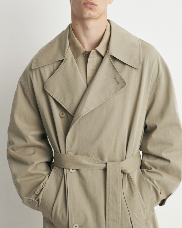 Актуальная верхняя одежда для мужчин существует. Вопрос