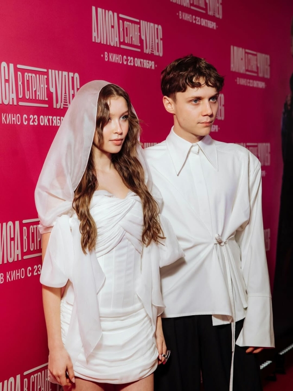 Анна Пересильд примерила свадебное платье