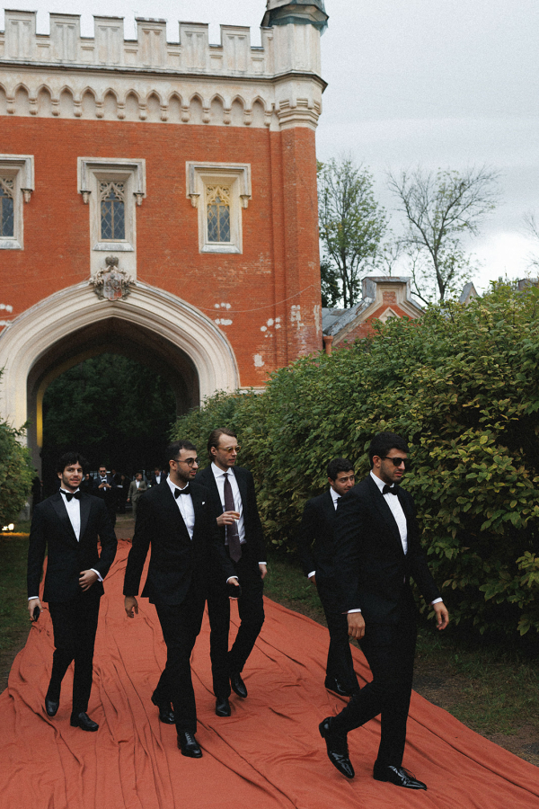 Свадьба между прошлым и будущим: как «Для