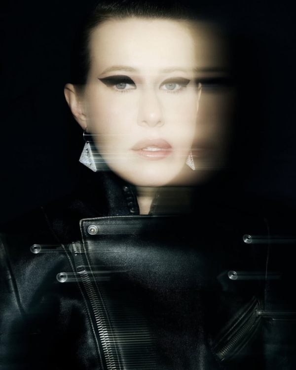 Кому доверяют свой макияж селебрити и модные