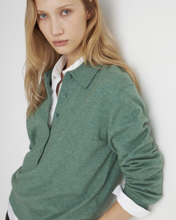 Нашли модные свитеры, джемперы, кардиганы и вообще