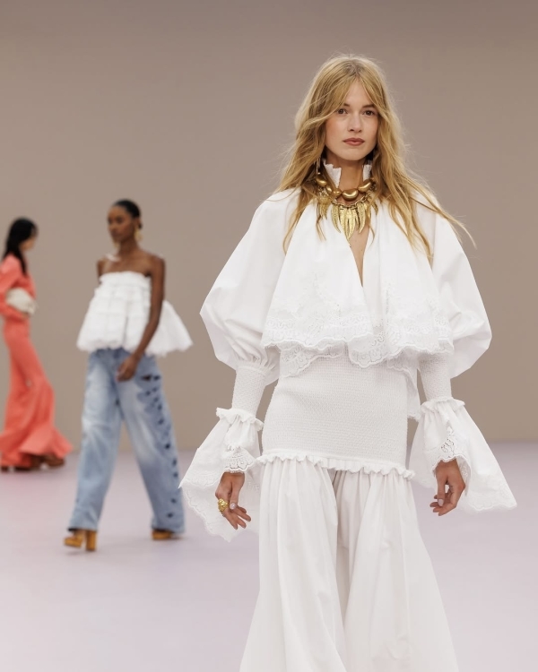 Невеста Chanel, Balenciaga, Dior. Какими свадебными образами