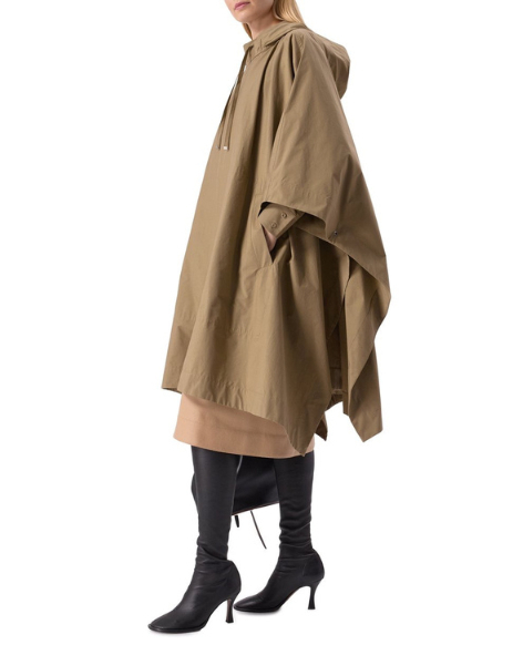 Кейп — в коллекциях Dior, Toteme и