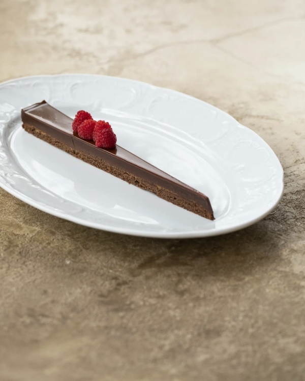 Подарки принимаются здесь и сейчас. 14 мест