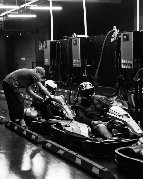 Подарки принимаются здесь и сейчас. 14 мест