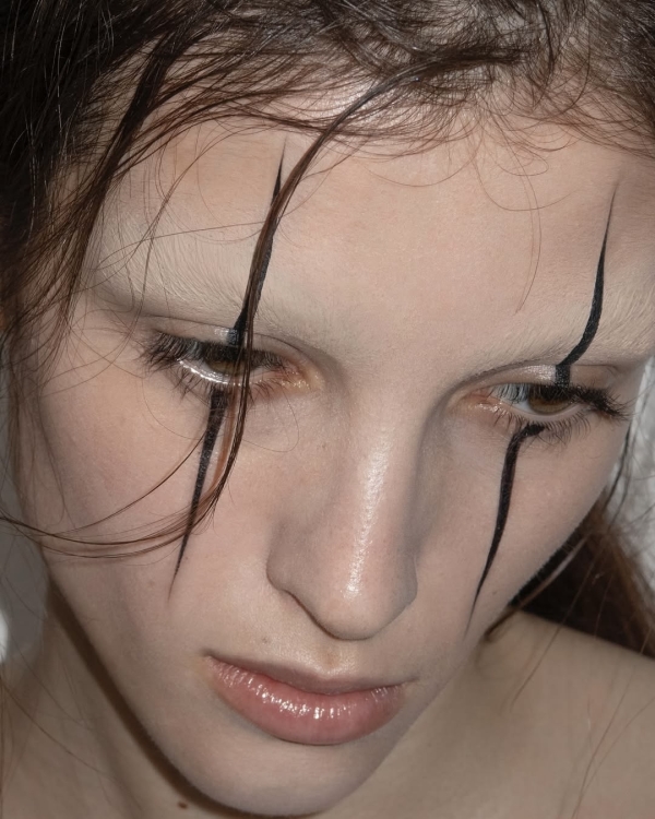 Страшно красивый макияж на Хэллоуин-2025