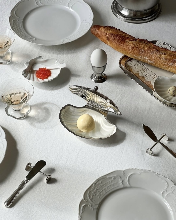 На хлеб намажешь. Как оформить масло в