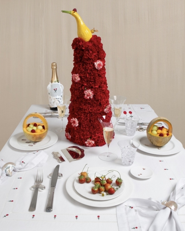 В каких цветах украшать дом на Новый