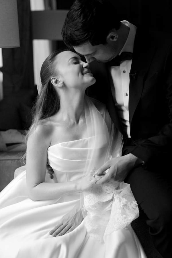 Любимые свадебные снимки сезона 2025 — от фотографов