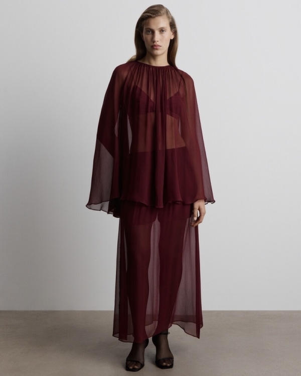 Вашу маму и там и тут показывают.