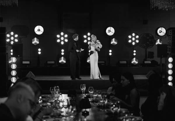 Ведущие Владислав Сапунов