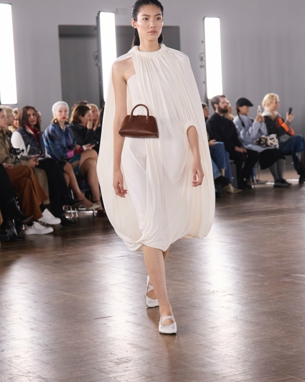 Невеста Chanel, Balenciaga, Dior. Какими свадебными образами