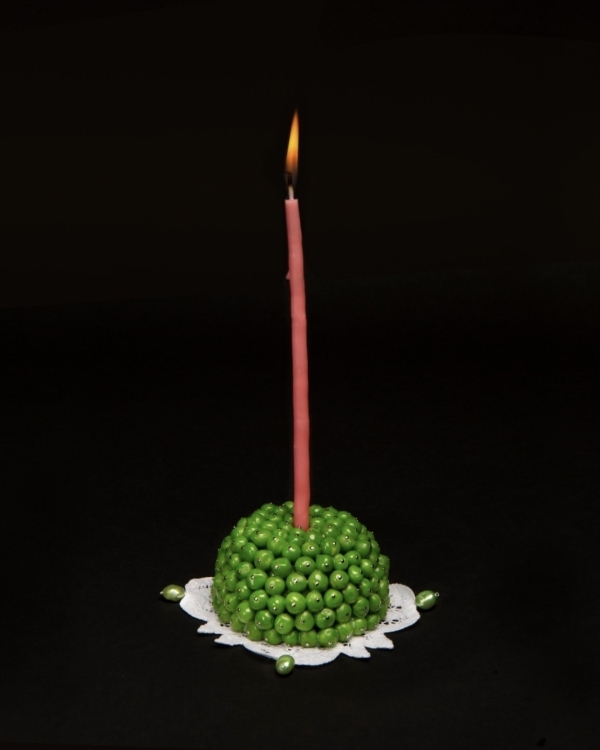 В каких цветах украшать дом на Новый