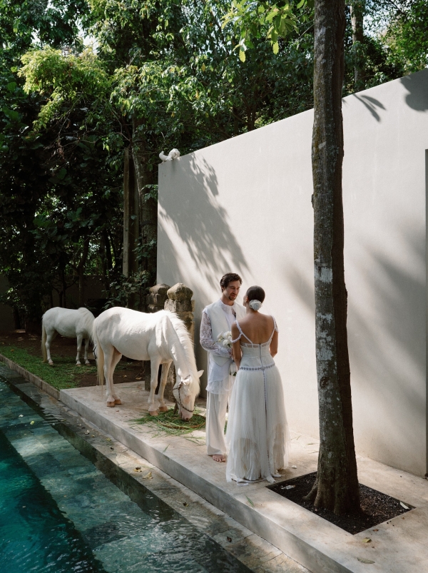 Любимые свадебные снимки сезона 2025 — от фотографов