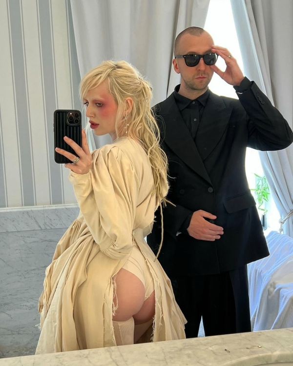 Стилистка Вика Салават стала мамой