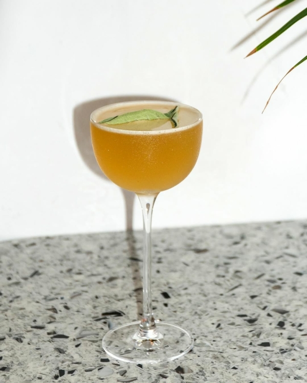 Подарки принимаются здесь и сейчас. 14 мест