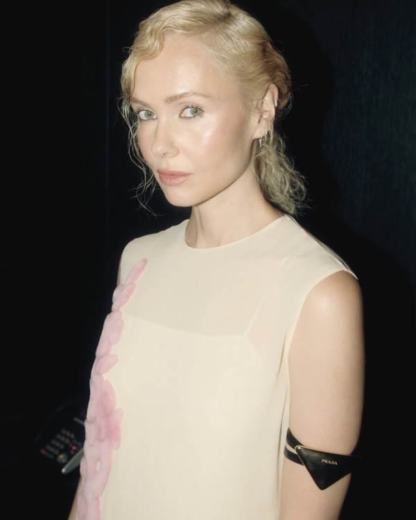 Кому доверяют свой макияж селебрити и модные