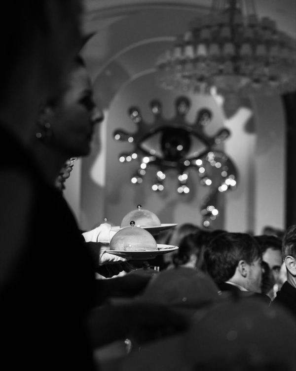 Космический показ Chanel в Гран-Пале и другие