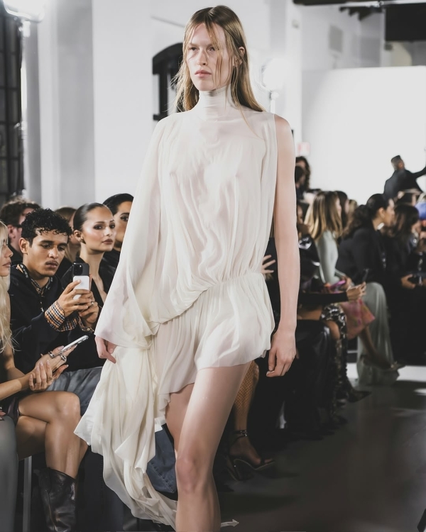 Невеста Chanel, Balenciaga, Dior. Какими свадебными образами